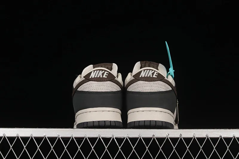 All Categories Nk SB Dunk Series Nk SB Dunk Low Low-top sneakers F version Otomo Katsuhiro x NK SB Dunk Low "Steamboy OST" Otomo Katsuhiro jointly branded SB low-top sports and leisure sneakers LF0039-002